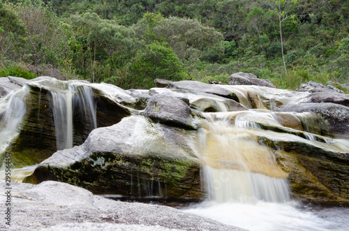 Cachoeira no Parque de Conceição de Ibitipoca waterfall in forest