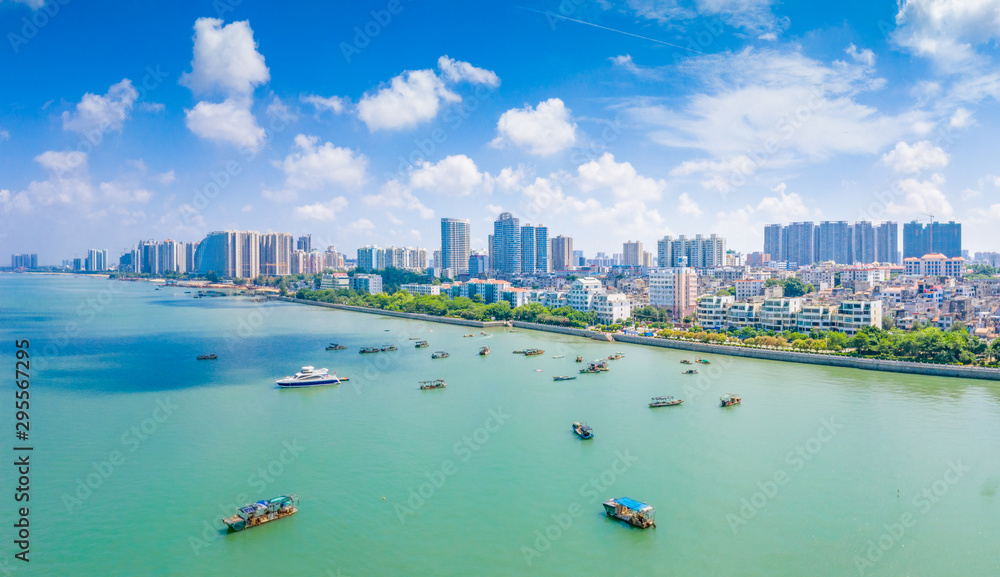 Naklejka premium Coastal and dock scenery in Beihai City, Guangxi