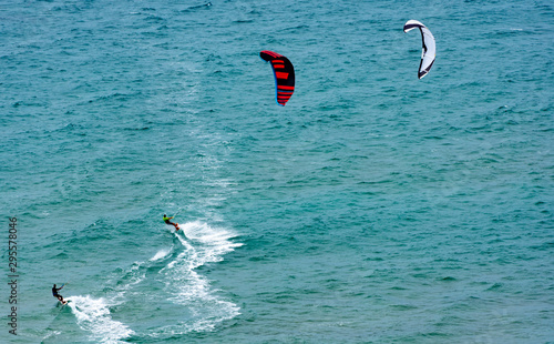 Kitesurf, extreme aquatic sport © gigadesign