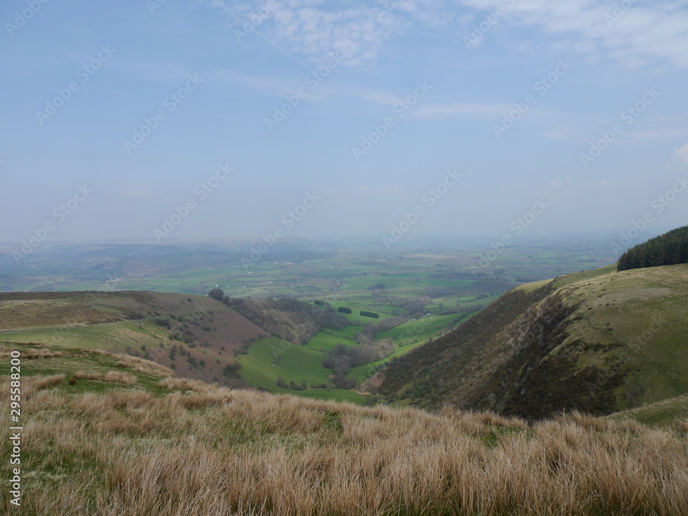 Naklejka premium Valley in the mountains