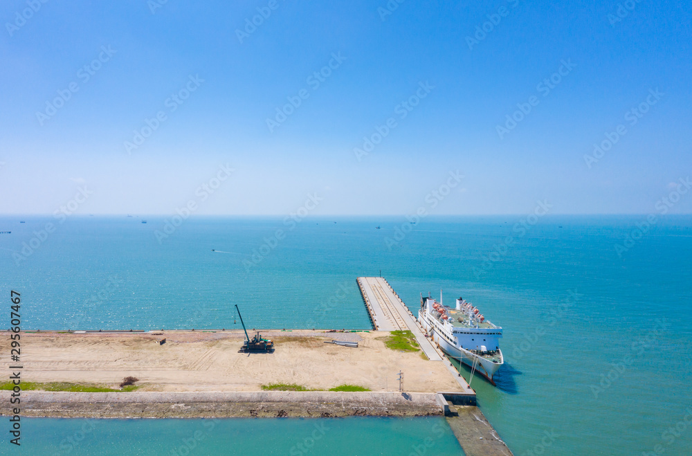 Fototapeta premium Waterfront view of Guantouling National Forest Park, Guangbei Hai City