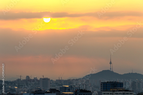 Photography A landscape view of beautiful sunrise at Seoul city from Hanuel park , South Korea