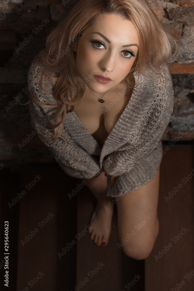 Naklejka premium ritratto di una bella ragazza