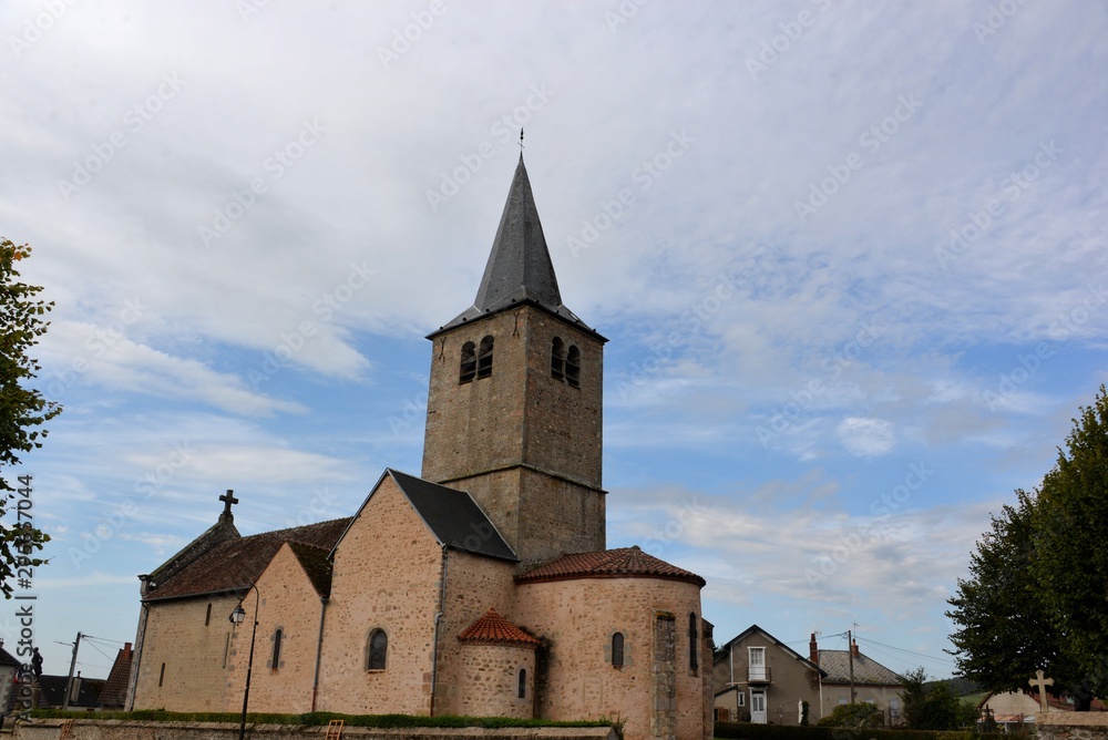 église de Millay église de Millay