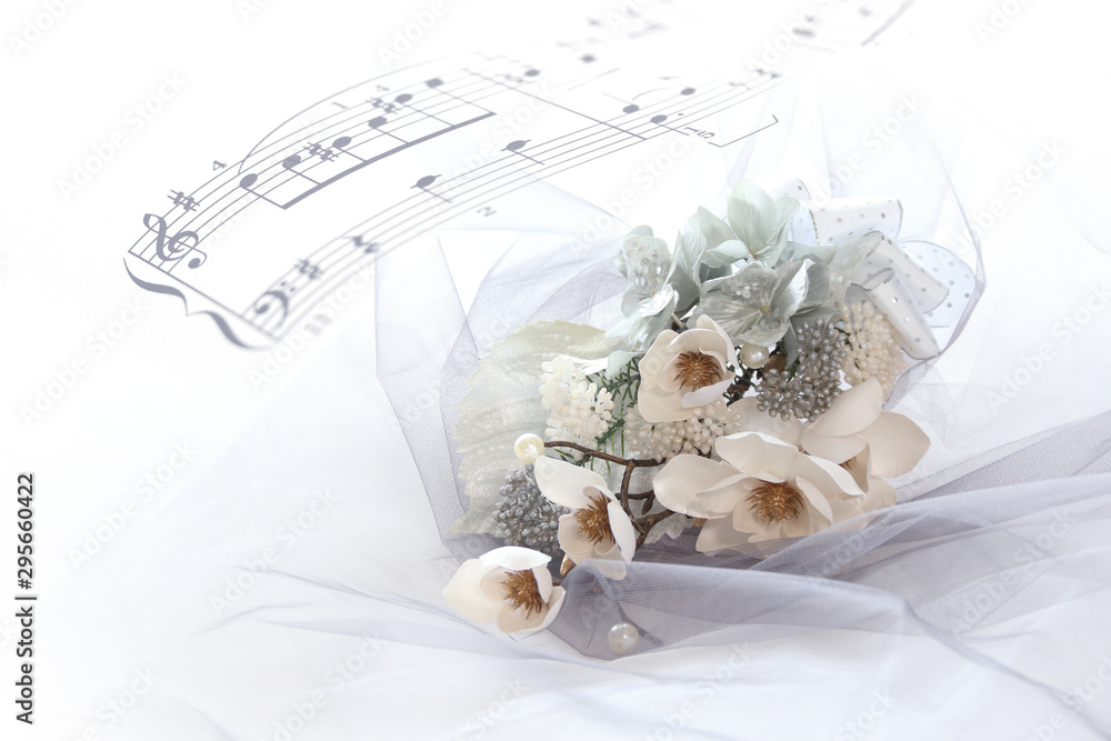 白いモクレンと銀色の紫陽花の花束 造花 Stock Photo Adobe Stock