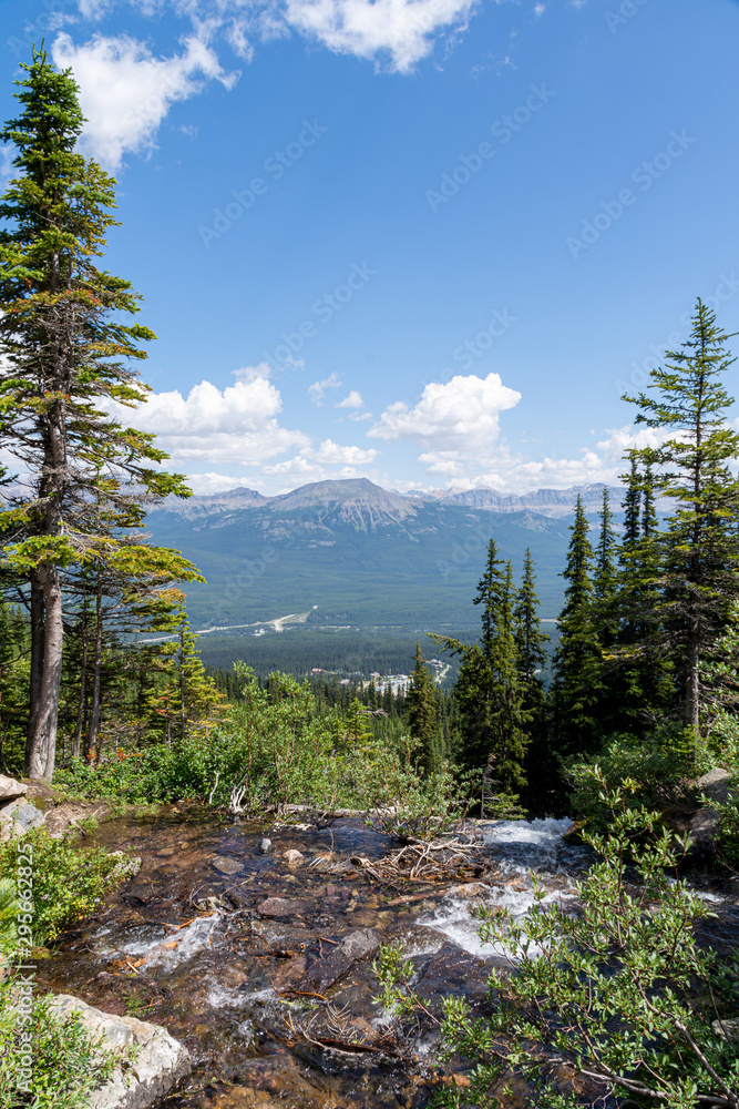 Obraz premium View on the Banff National Park in Lake Louise, Canada
