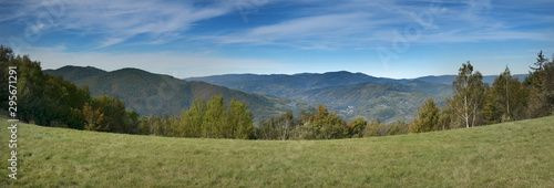 Panorama z Bekidu Sądeckiego okolice Koziarza na Gorce