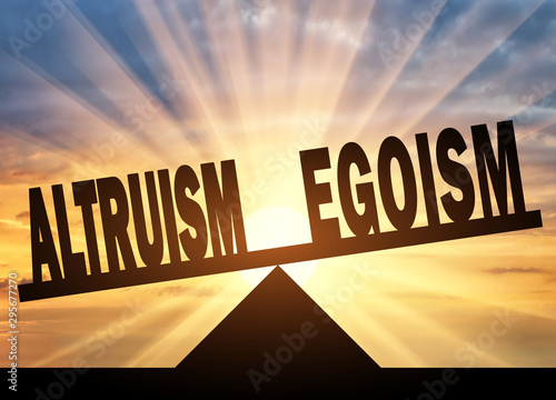 Quadro su tela Word altruism is in priority over word egoism on scales
