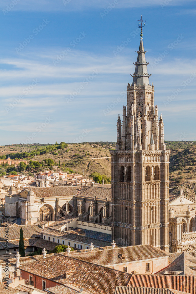 View of the cathedral in Toledo, Spain - obrazy, fototapety, plakaty 