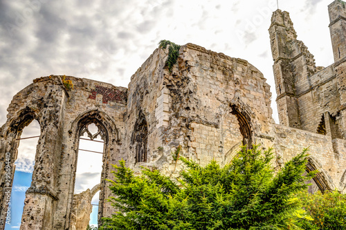 The ruined church of Ablain-Saint-Nazaire