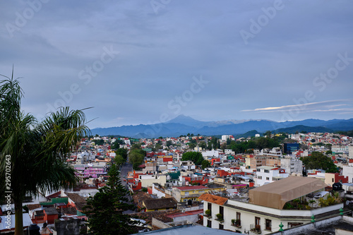 Принти на полотні Vista de Xalapa, desde el mirador del parque Juarez