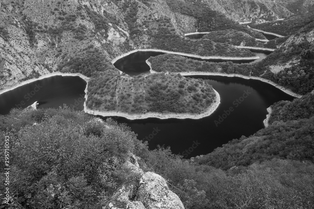 Fototapeta premium water and rocks