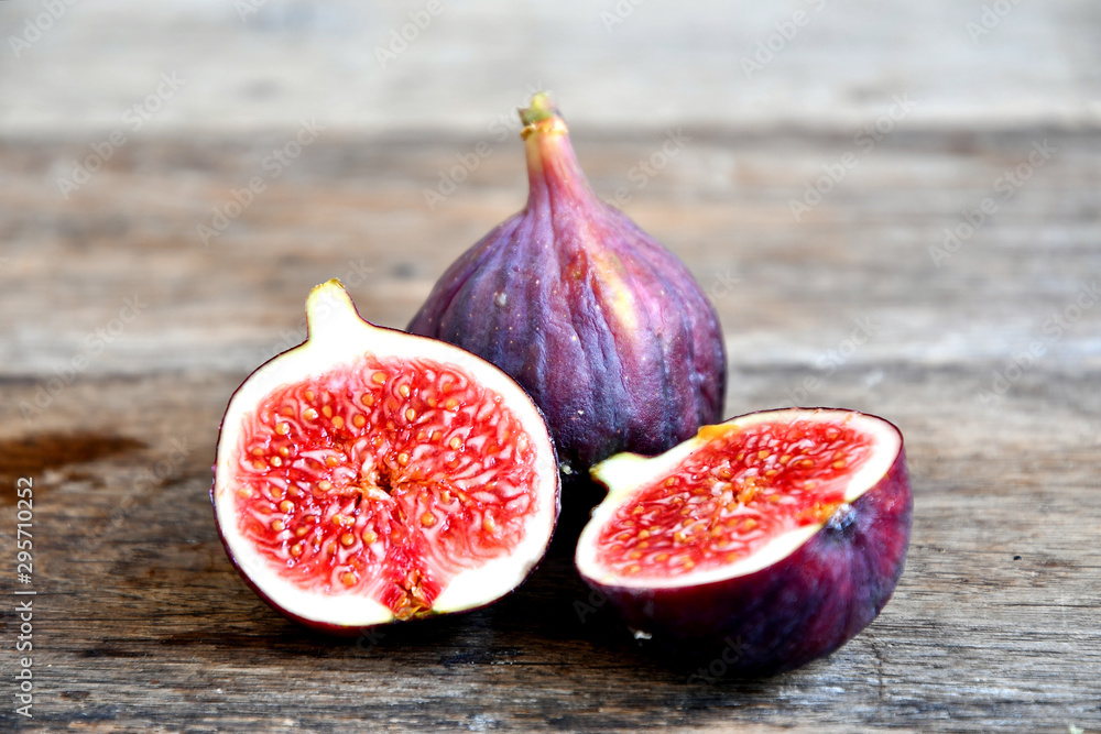 Ripe figs on old wooden boards.