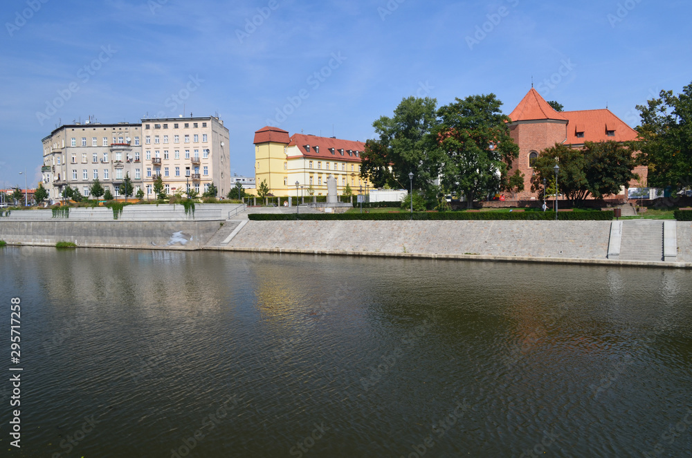Wrocław-nabrzeże Odry/Wroclaw-The Oder embankment, Lower Silesia, Poland
