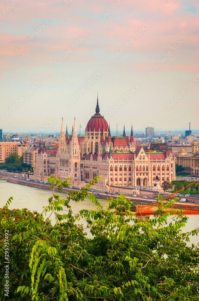 Fototapeta premium Beautiful view of Hungarian parliament, Budapest , Hungary