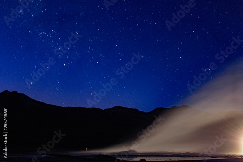 Wallpaper Mural moon over the sea Torontodigital.ca