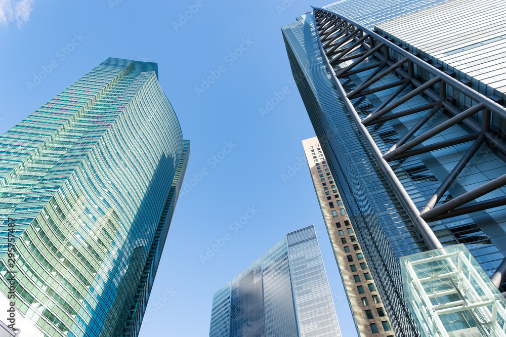 東京都港区汐留の高層ビル群の街並み