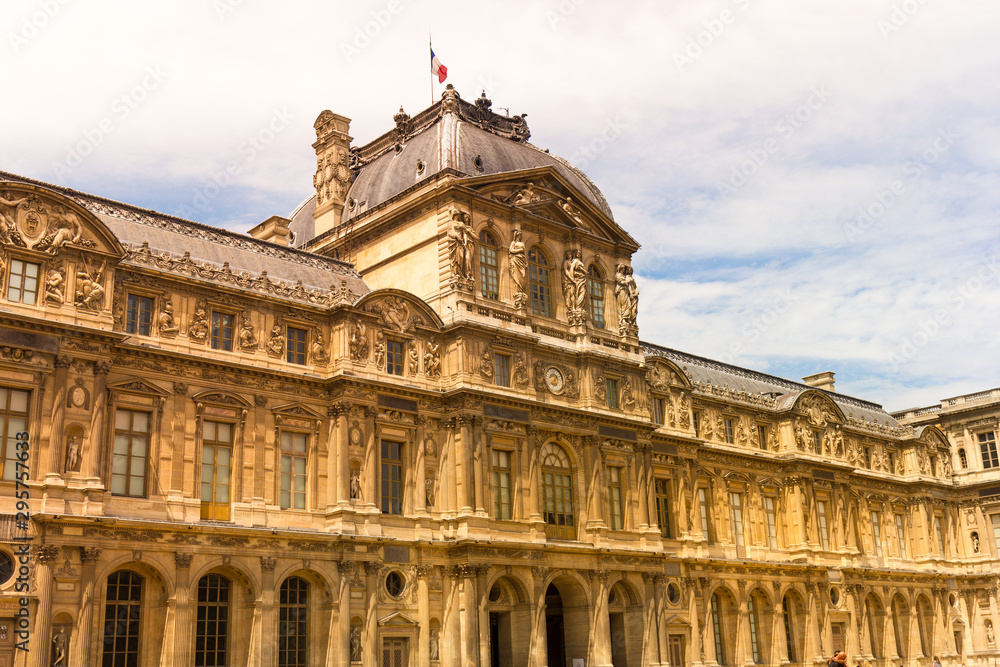 Fototapeta premium louvre museum paris