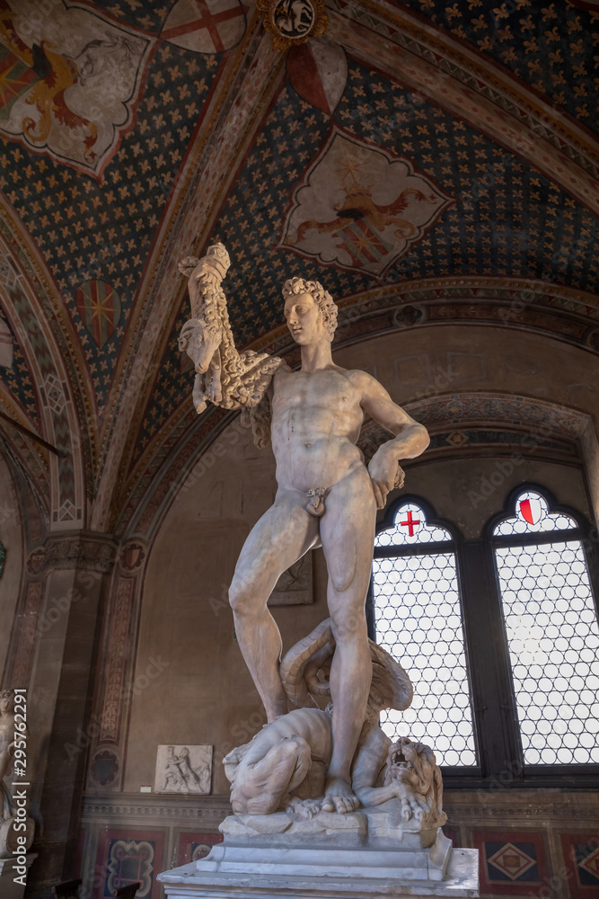 Obraz premium Panoramic view of sculptures in Bargello