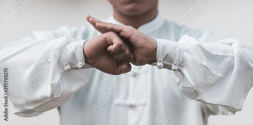 Photo Tai Chi Chuan Master hands, Chinese Martial Arts workout.