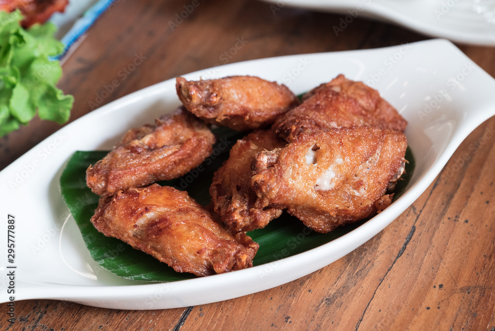 Fried chicken wings