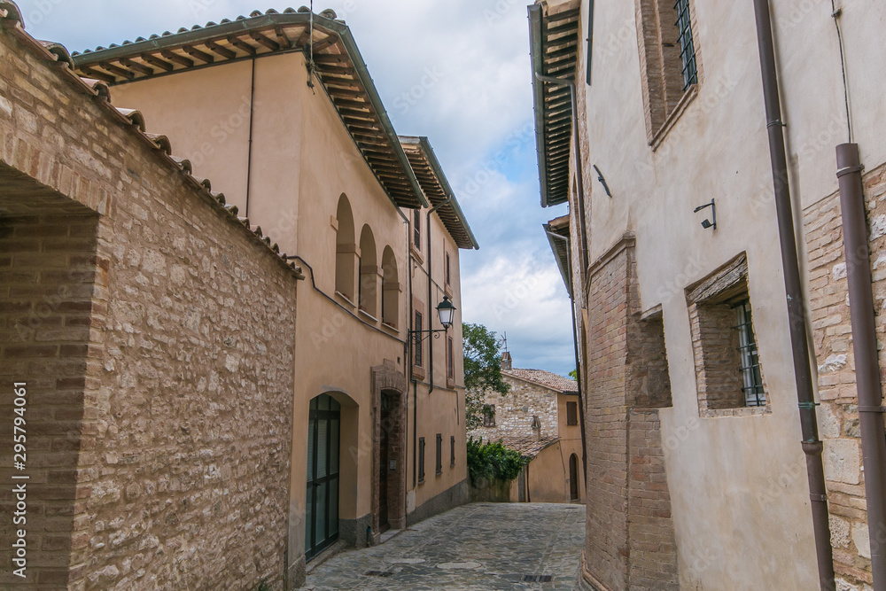 Centro storico di Nocera Umbra, la città medievale delle acqua