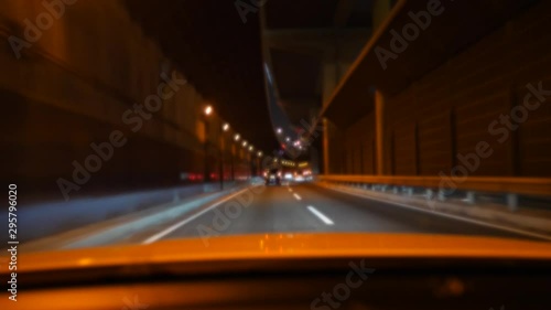 夜の高速ドライブ風景