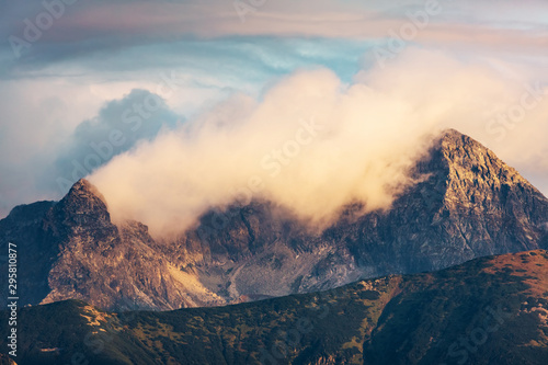  Fototapeta Tatry w chmurach