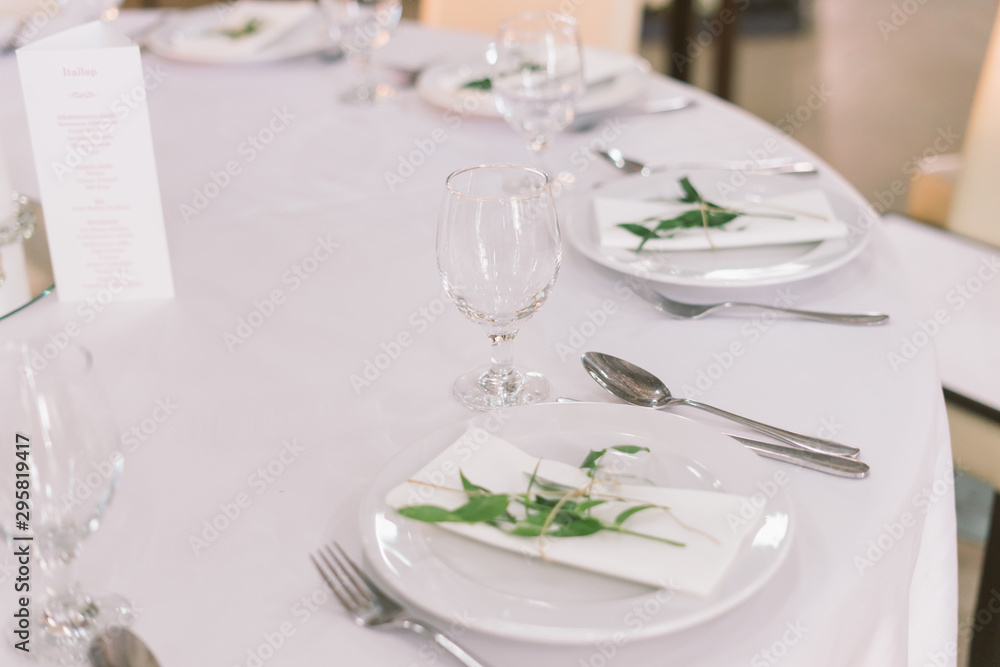 restaurant table set