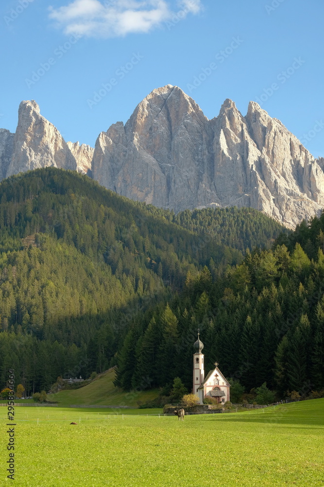 Villnösstal mit Geislerspitzen, Südtirol