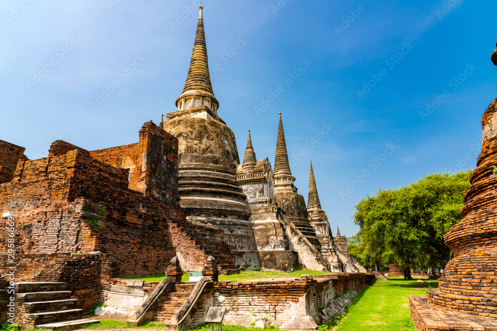Fototapeta premium Wat Phra Si Sanphet in Ayutthaya Historical Park