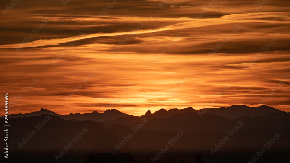 Sonnenaufgang über der Ostschweiz