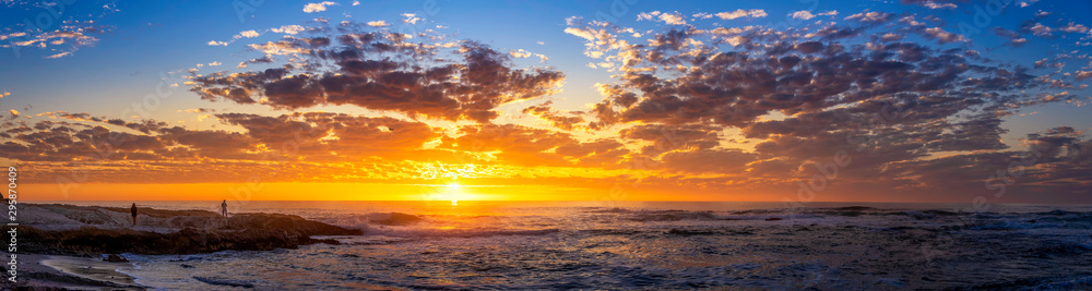 Panorama of Sunset at the Beach over the Ocean - obrazy, fototapety, plakaty 