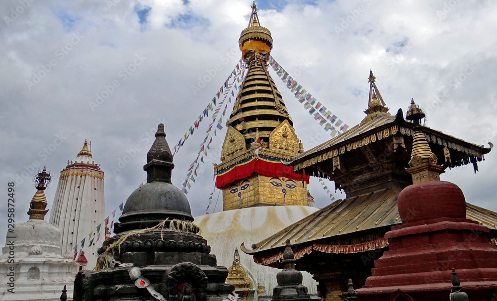 Fototapeta premium Swayambhunath Stupa - Le temple des singes à Katmandou, Népal