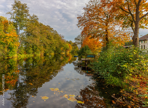 Brandenburg, Barnim, Kanal, Zerpenschleuse im Herbst Herbstfarben herbstlich Brandenburger Gewässer laub Herbstlaub Herbstferien Herbsturlaub Bootstour romantisch romantisches fluss Berliner Umland