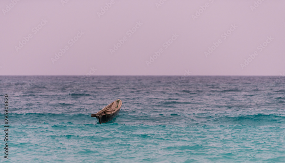 Fototapeta premium Sunrise boat