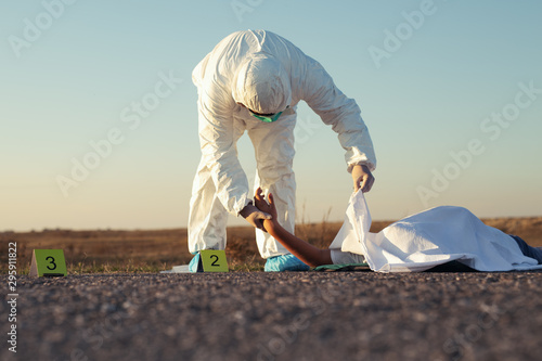 Принти на полотні Dead body after murder at the scene after forensics by the police