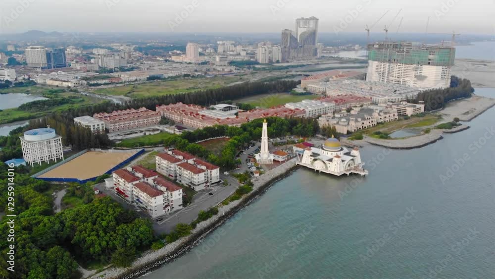 Top Aerial View Of Mosque By The Sea With A View Of The City And Field - Forwards Top Aerial View Of Mosque By The Sea With A View Of The City And Field - Forwards