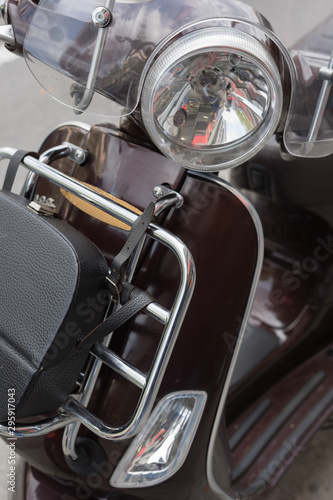 Motorroller - Detail mit Scheinwerfer