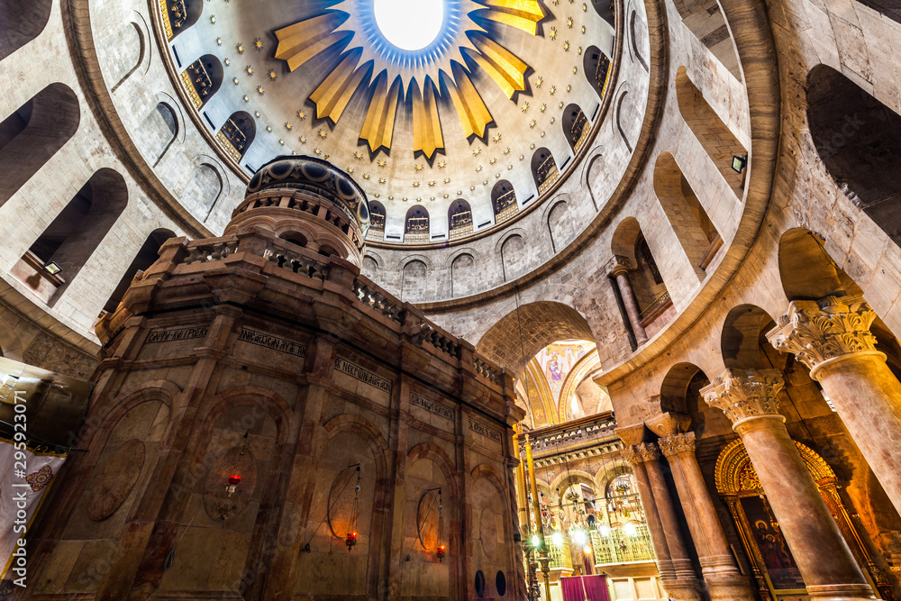 Fototapeta premium View of church of the Holy Sepulchre