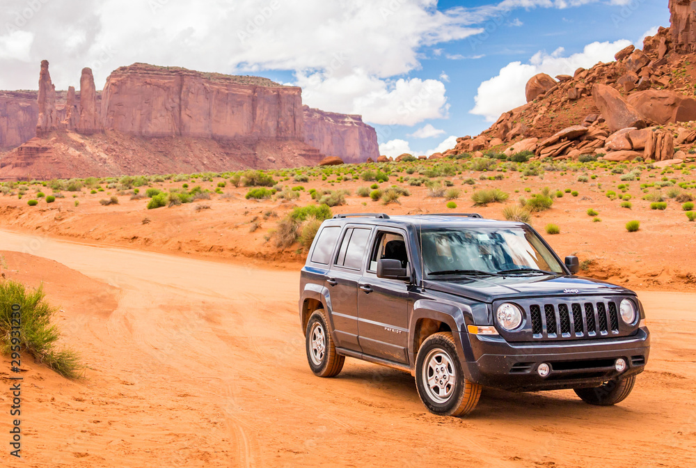 MONUMENT VALLEY, UTAH, USA - MAY 25, 2015 - Jeep Patriot is a four-wheel  drive off-road and sport utility vehicle (SUV), manufactured by American  automaker Chrysler Stock Photo | Adobe Stock