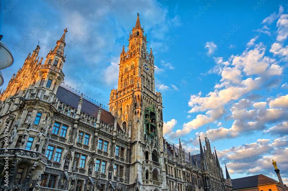 Fototapeta premium The New Town Hall located in the Marienplatz in Munich, Germany