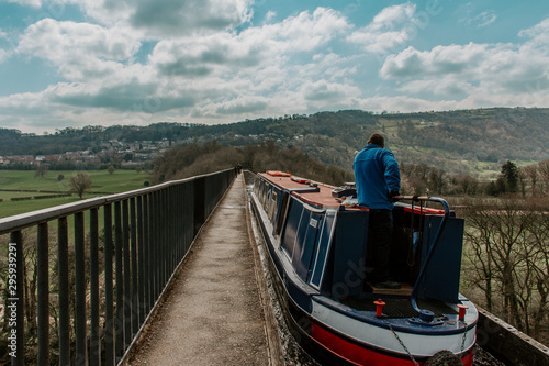 Fotografie Aquaduct Canal Boat