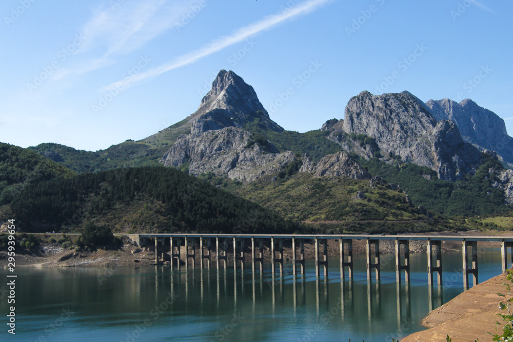 montanha e ponte montanha e ponte