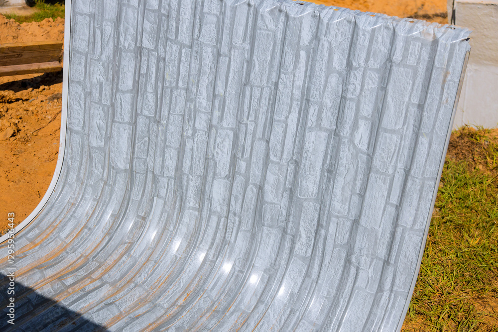 Obraz premium Window well on basement construction from window