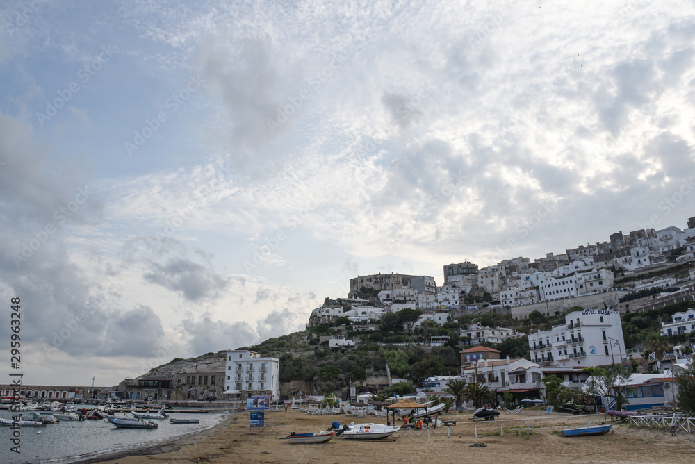 porticciolo di Peschici visto dal mare