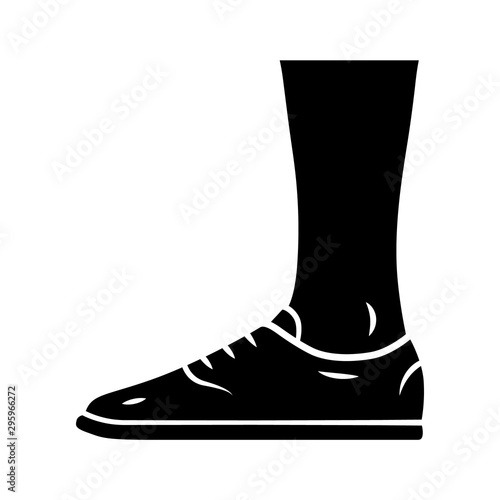 Trainers glyph icon. Women and men stylish footwear design. Unisex casual sneakers, comfortable tennis shoes. Male and female fashion. Silhouette symbol. Negative space. Vector isolated illustration