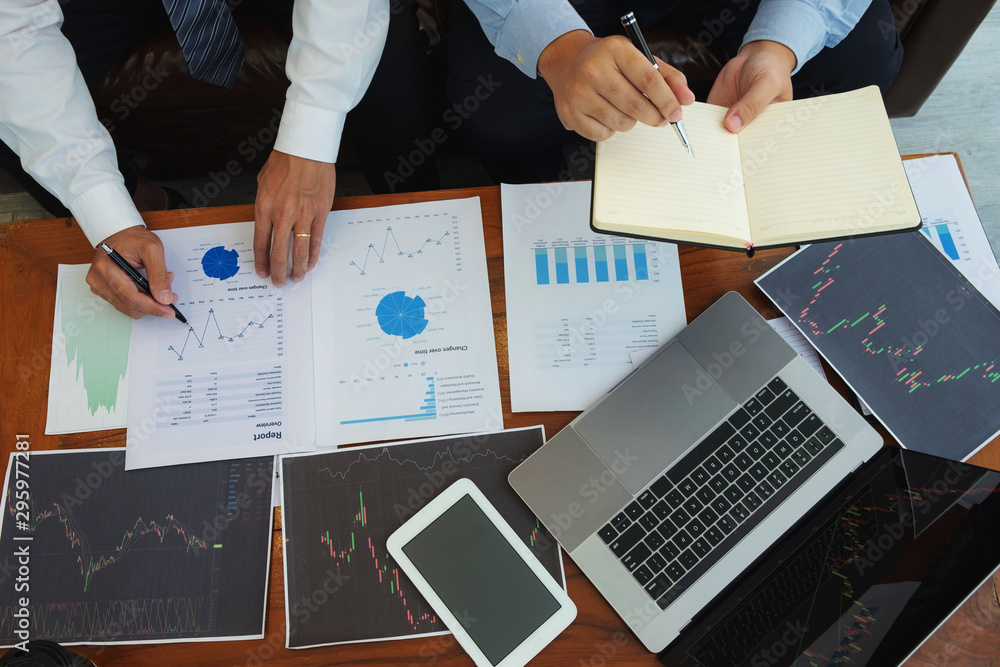 Financial accountants plan business meeting reports Financial accountants plan business meeting reports
