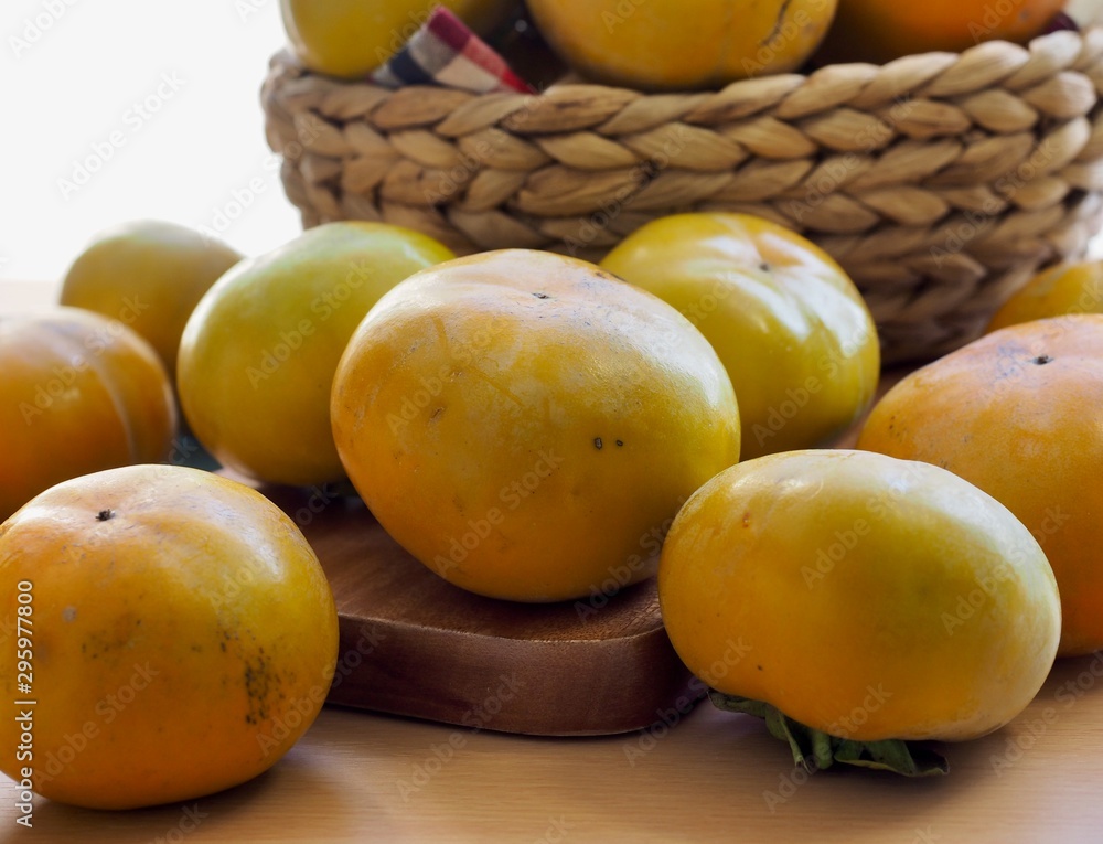 Korean fresh organic fruit persimmon Korean fresh organic fruit persimmon