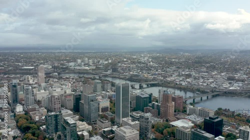 Wallpaper Mural Aerial dolly towards portland downtown from southwest part six Torontodigital.ca